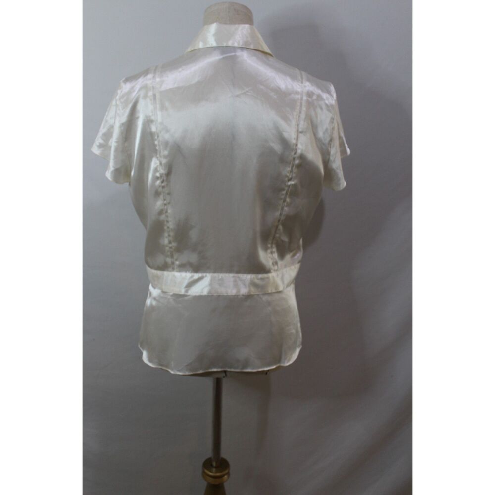Ann Taylor Cream Short Sleeve peplum blouse 10‎ - Picture 3 of 5